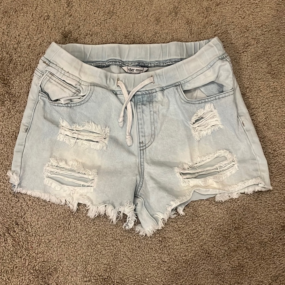 YMI stretchy denim shorts size medium